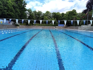 50 Meter Sportschwimmbecken