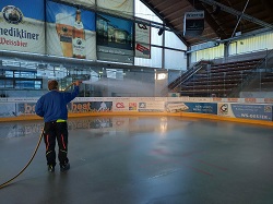 Eissporthalle öffnet